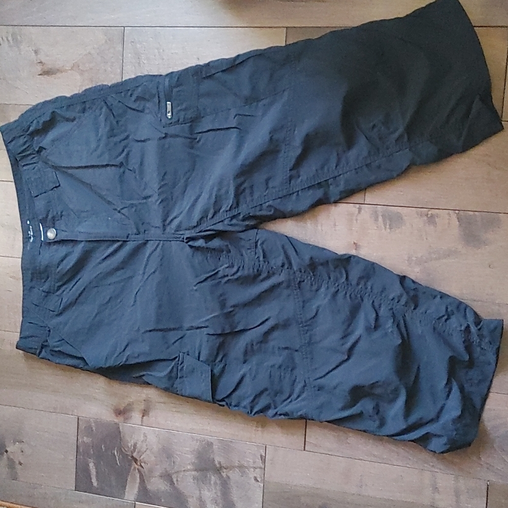 Columbia Men's Black Cargo Shorts with Utility Pockets
